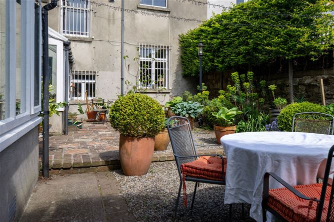 https://photos-a.propertyimages.ie/media/0/1/7/4997710/f6345890-b3c6-4b41-bbba-36c6c942df8f_l.png
