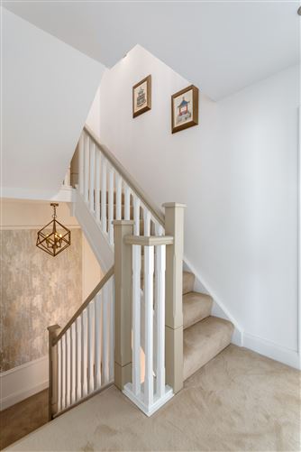 Avondale, Sandyford Village, Sandyford, Dublin 18