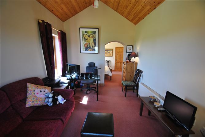Bramber Lodge and 14.25 Acres, Rathcahill, Shinrone, Birr, Co. Offaly