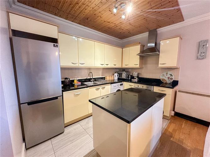 59 Baily Point, Upper Salthill, Galway.