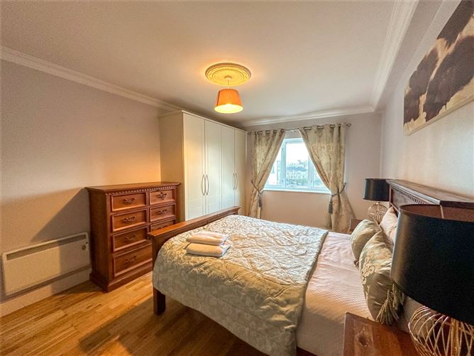 59 Baily Point, Upper Salthill, Galway.