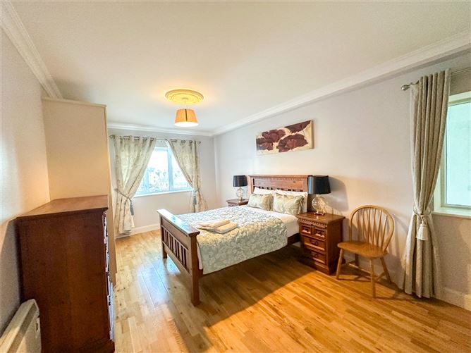 59 Baily Point, Upper Salthill, Galway.