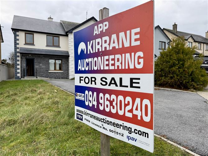 6 Carrowmore Drive, Knock, County Mayo