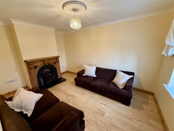 6 Carrowmore Drive, Knock, County Mayo