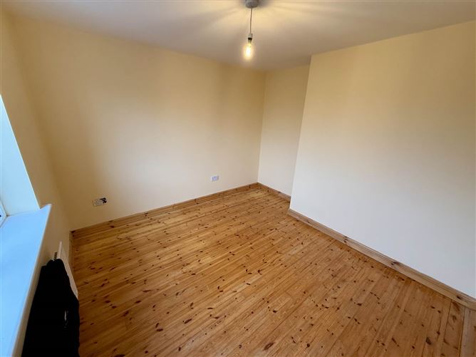 6 Carrowmore Drive, Knock, County Mayo