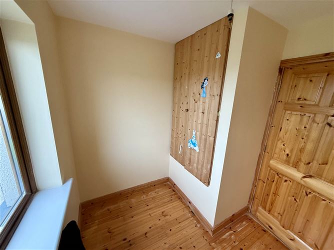 6 Carrowmore Drive, Knock, County Mayo