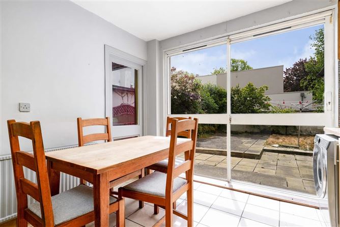 Photo 10 of 32 — 29 Roselawn Road, Castleknock, Dublin 15