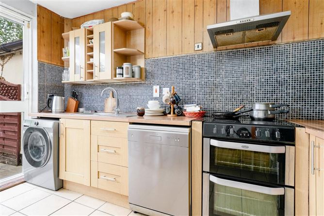 Photo 13 of 32 — 29 Roselawn Road, Castleknock, Dublin 15