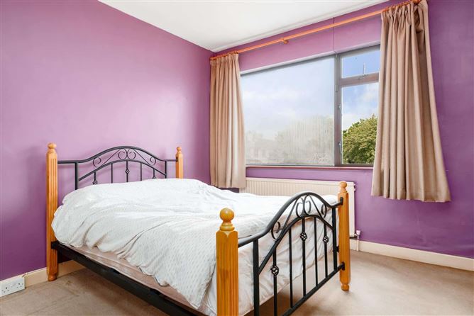 Photo 18 of 32 — 29 Roselawn Road, Castleknock, Dublin 15
