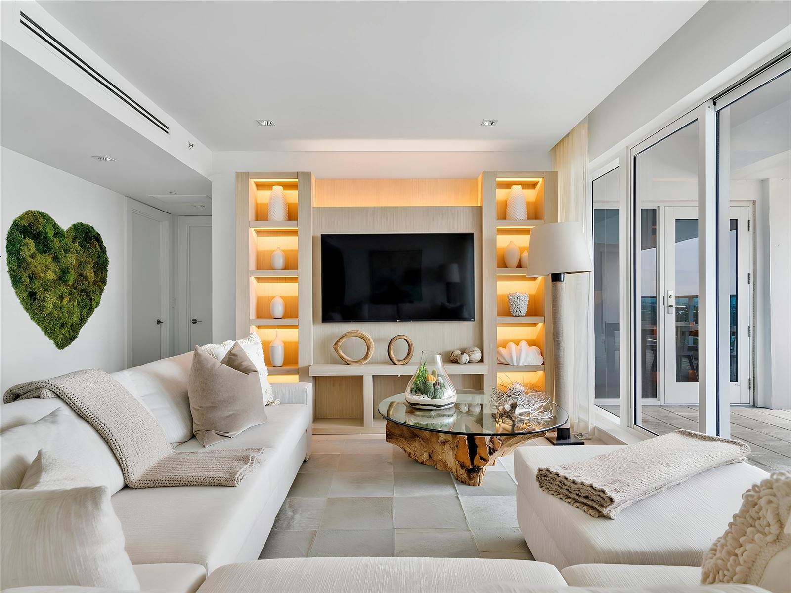Photo 1 of 10 — Limestone & Lincoln,Miami,Florida,USA