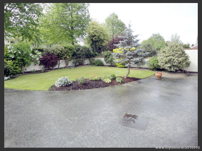 Carpenterstown Road, Castleknock,   Dublin 15