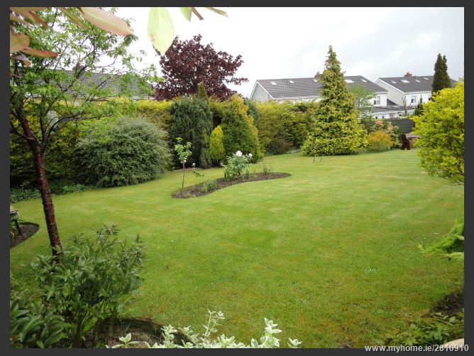 Carpenterstown Road, Castleknock,   Dublin 15