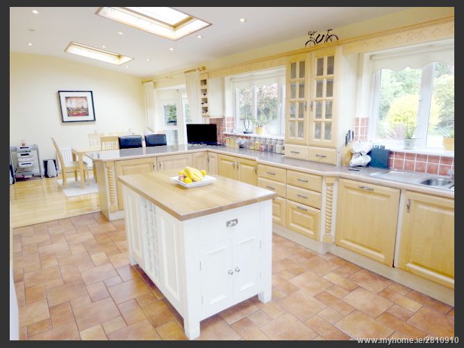 Carpenterstown Road, Castleknock,   Dublin 15