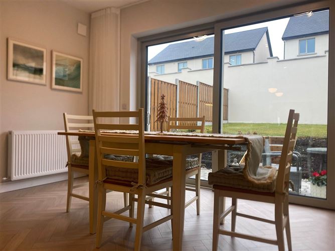 80 Haley`s Hill, Malahide, County Dublin