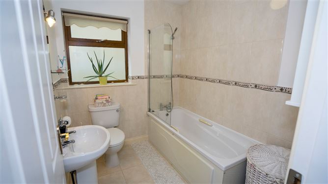 16 Bellingham Green, Main Street, Castlebellingham, Co. Louth