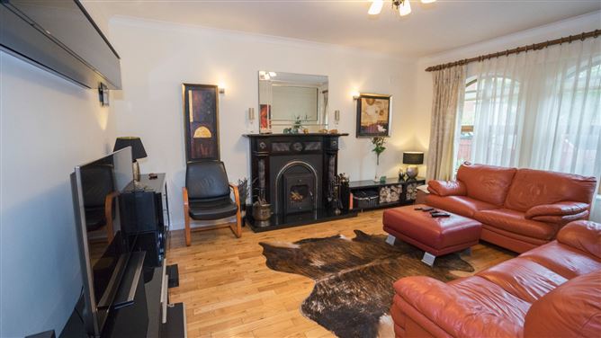 16 Bellingham Green, Main Street, Castlebellingham, Co. Louth