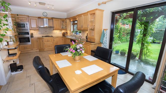 16 Bellingham Green, Main Street, Castlebellingham, Co. Louth