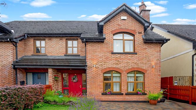16 Bellingham Green, Main Street, Castlebellingham, Co. Louth