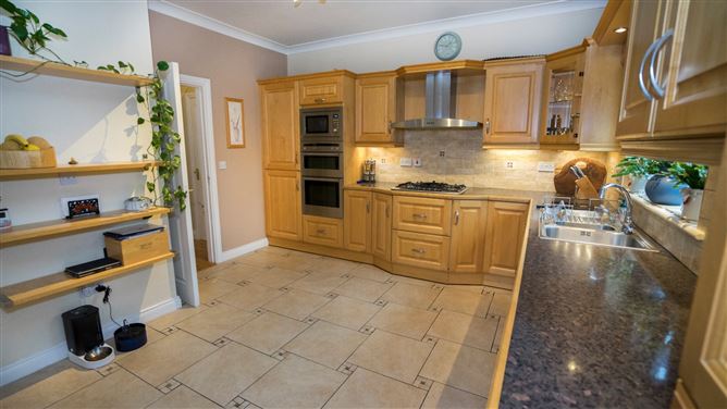 16 Bellingham Green, Main Street, Castlebellingham, Co. Louth