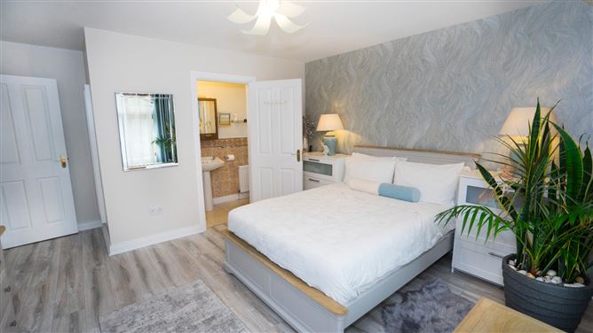 16 Bellingham Green, Main Street, Castlebellingham, Co. Louth