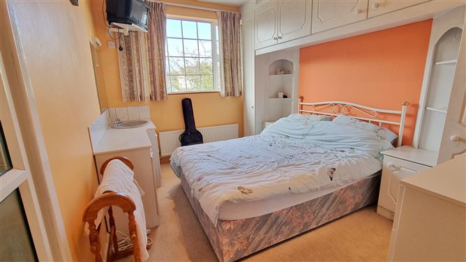 344 Glenview Park, Tallaght,   Dublin 24