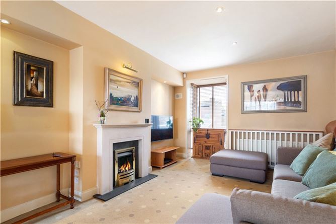 https://photos-a.propertyimages.ie/media/0/2/0/4907020/edb9102e-616b-4508-8641-36771a9b5ada_l.jpg