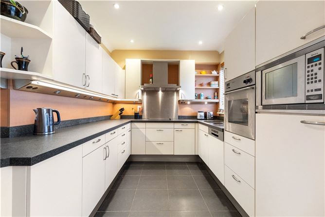 https://photos-a.propertyimages.ie/media/0/2/0/4907020/edb9102e-616b-4508-8641-36771a9b5ada_l.jpg