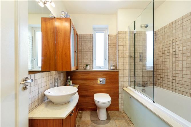 https://photos-a.propertyimages.ie/media/0/2/0/4907020/edb9102e-616b-4508-8641-36771a9b5ada_l.jpg