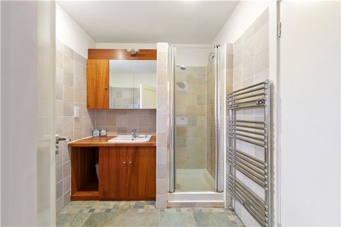 https://photos-a.propertyimages.ie/media/0/2/0/4907020/edb9102e-616b-4508-8641-36771a9b5ada_l.jpg