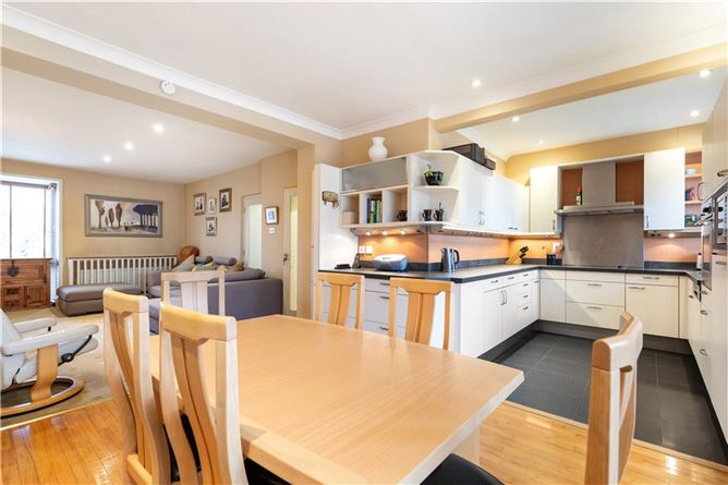 https://photos-a.propertyimages.ie/media/0/2/0/4907020/edb9102e-616b-4508-8641-36771a9b5ada_l.jpg