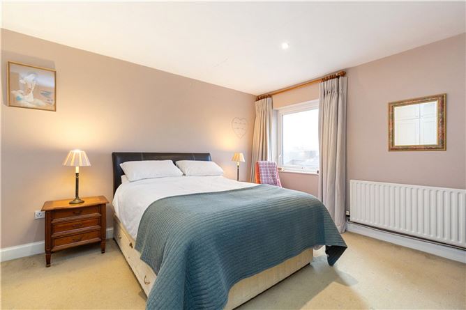 https://photos-a.propertyimages.ie/media/0/2/0/4907020/edb9102e-616b-4508-8641-36771a9b5ada_l.jpg