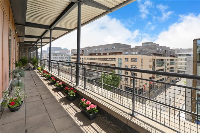 11 Gandon House, Custom House Square, IFSC, Dublin 1