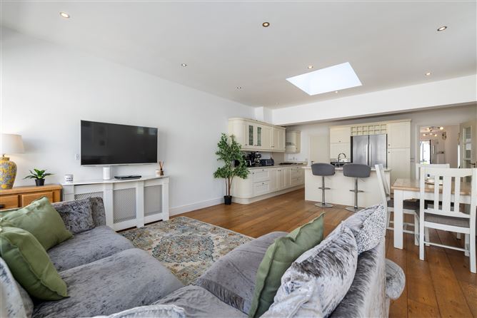 8 Sandyford Hall Grove, Sandyford, Dublin 18