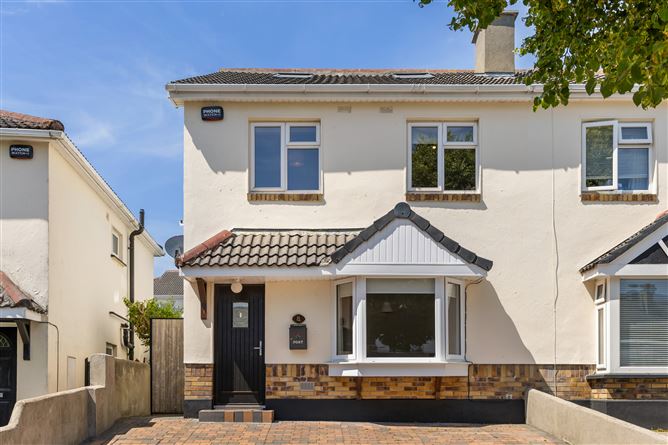 8 Sandyford Hall Grove