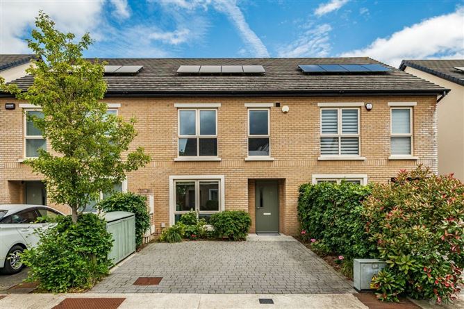 Photo 1 of 29 — 10 Oak Park Avenue, Oak Park, Naas, Co. Kildare