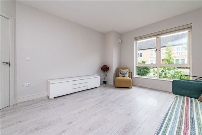 10 Oak Park Avenue, Oak Park, Naas, Co. Kildare