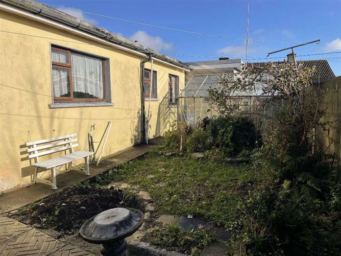 86 Congress Villas, Dungarvan, Waterford
