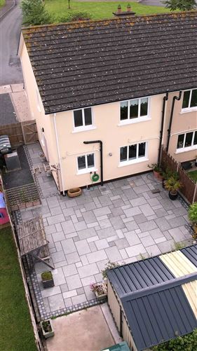 16 Mooreville Estate, Rathdowney, Laois