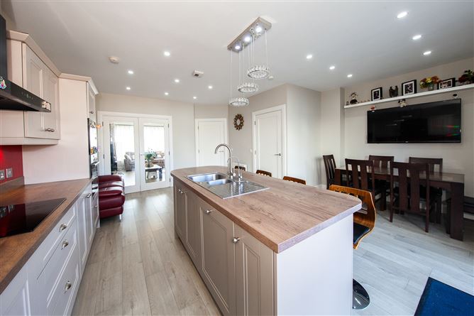 Photo 10 of 30 — 31 Hollywoodrath Crescent, Hollystown, Dublin 15
