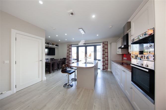 Photo 12 of 30 — 31 Hollywoodrath Crescent, Hollystown, Dublin 15