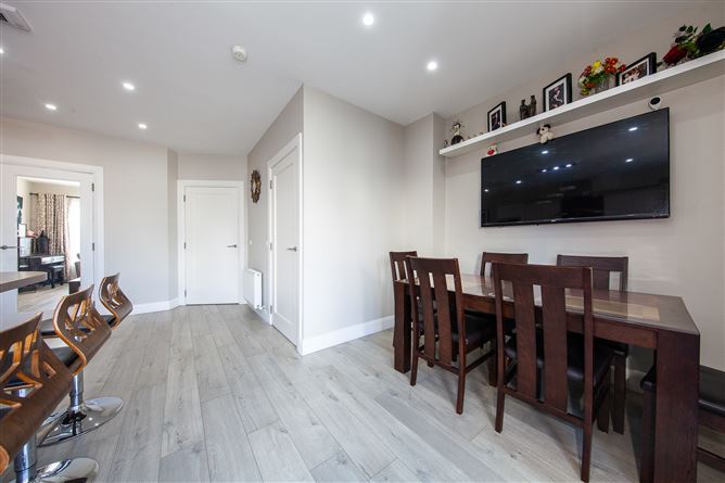 Photo 9 of 30 — 31 Hollywoodrath Crescent, Hollystown, Dublin 15