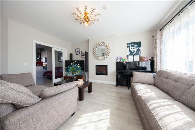 31 Hollywoodrath Crescent, Hollystown, Dublin 15