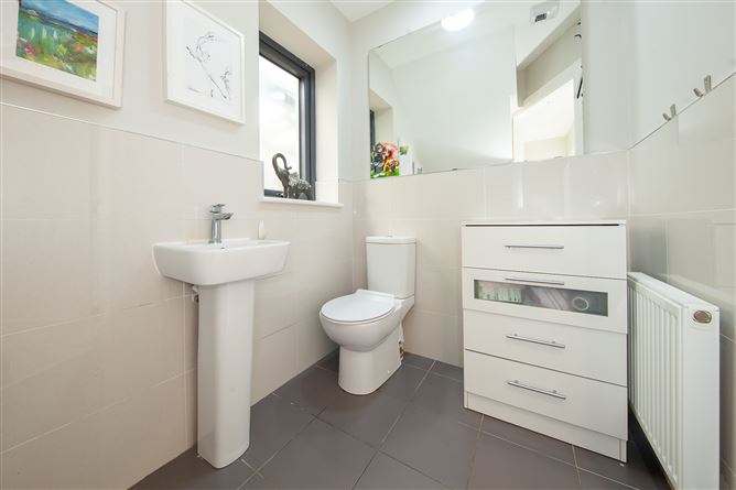 Photo 3 of 30 — 31 Hollywoodrath Crescent, Hollystown, Dublin 15