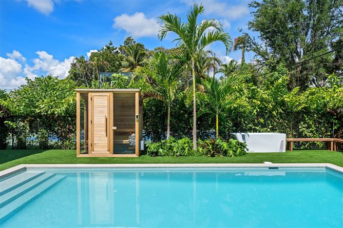 Photo 8 of 10 — Plunge & Palms,Miami,Florida,USA