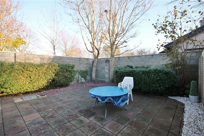 2 Abbeywood Avenue, Lucan, Co. Dublin