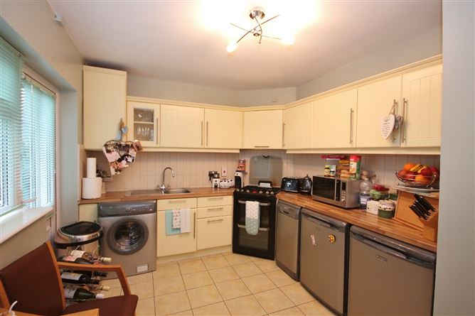 2 Abbeywood Avenue, Lucan, Co. Dublin