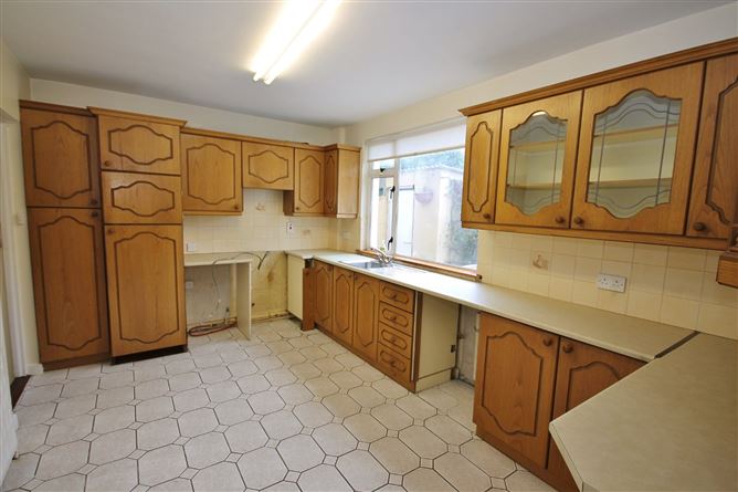 64 Belgrove Lawn, Chapelizod, Dublin 20