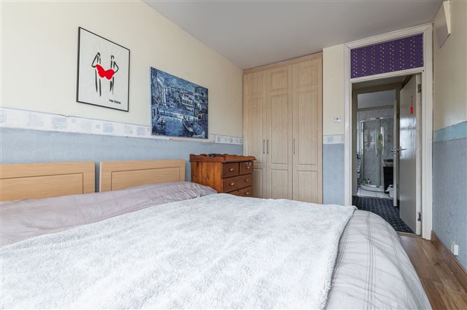 15 Drummartin Park, Goatstown, Dublin 14