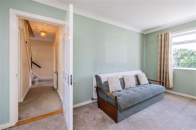 https://photos-a.propertyimages.ie/media/0/2/3/4925320/06732ecd-ef01-4f8c-9907-7bfc57ae5849_l.jpg