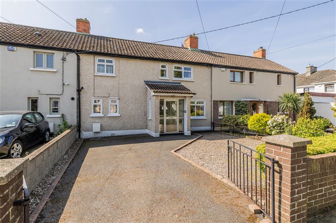 https://photos-a.propertyimages.ie/media/0/2/3/4925320/06732ecd-ef01-4f8c-9907-7bfc57ae5849_l.jpg